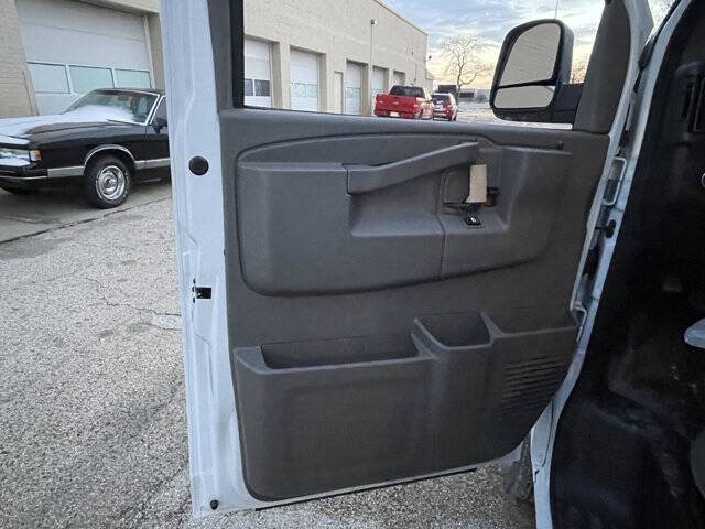 2025 Chevrolet Express 2500