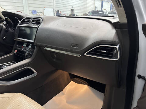 2019 Jaguar F-PACE 25t Prestige