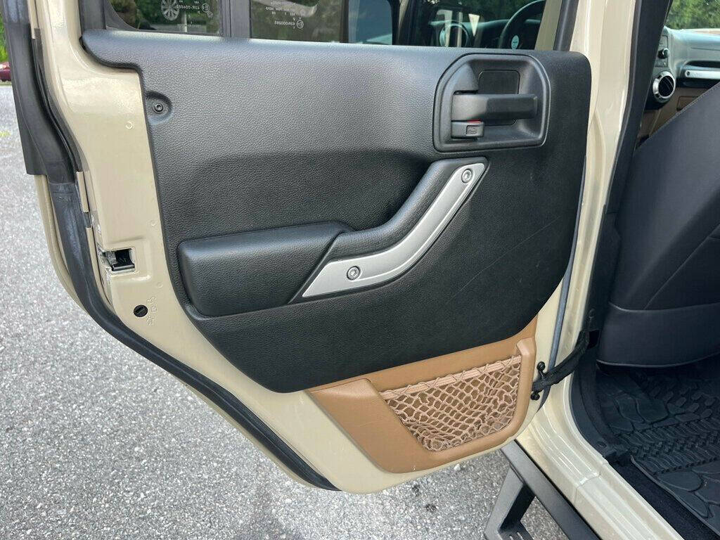 2017 Jeep Wrangler Unlimited 30