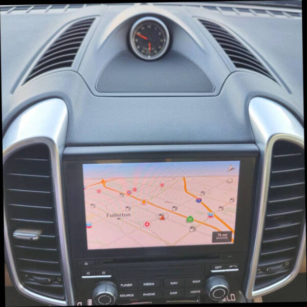 2018 Porsche Cayenne Platinum Edition