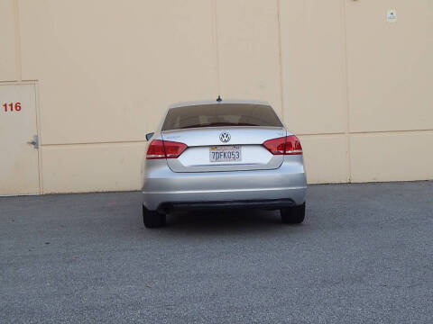 2014 Volkswagen Passat 1.8T Wolfsburg Edition PZEV