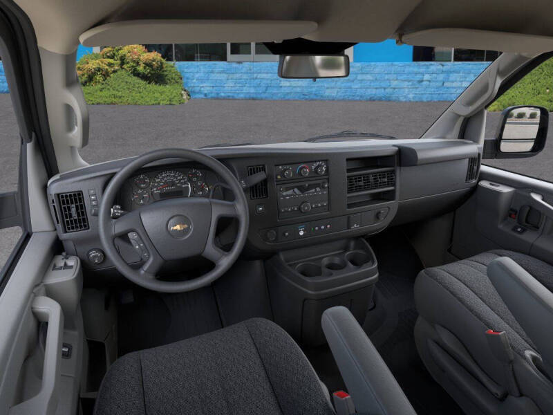 2025 Chevrolet Express 2500