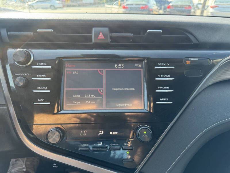 2019 Toyota Camry SE