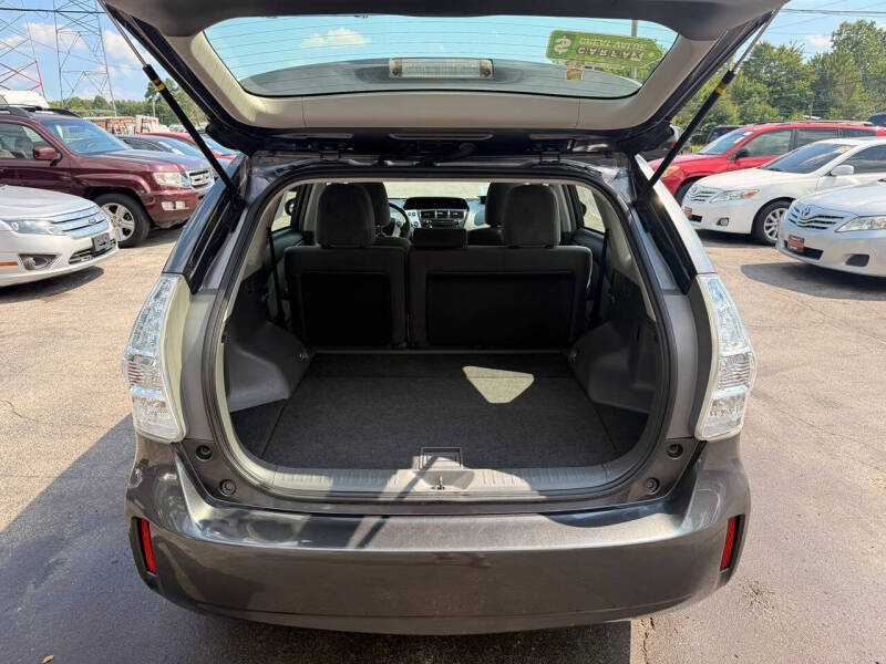 2013 Toyota Prius v Two