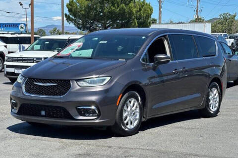 2023 Chrysler Pacifica Touring L