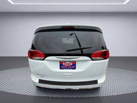 2017 Chrysler Pacifica Touring-L