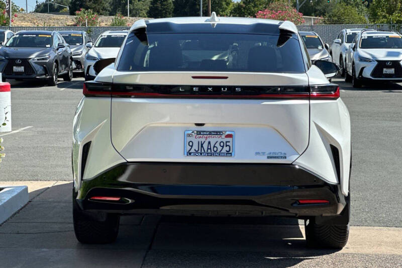2023 Lexus RZ 450e Luxury