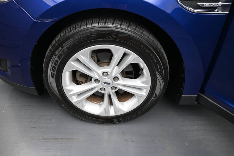 2015 Ford Taurus