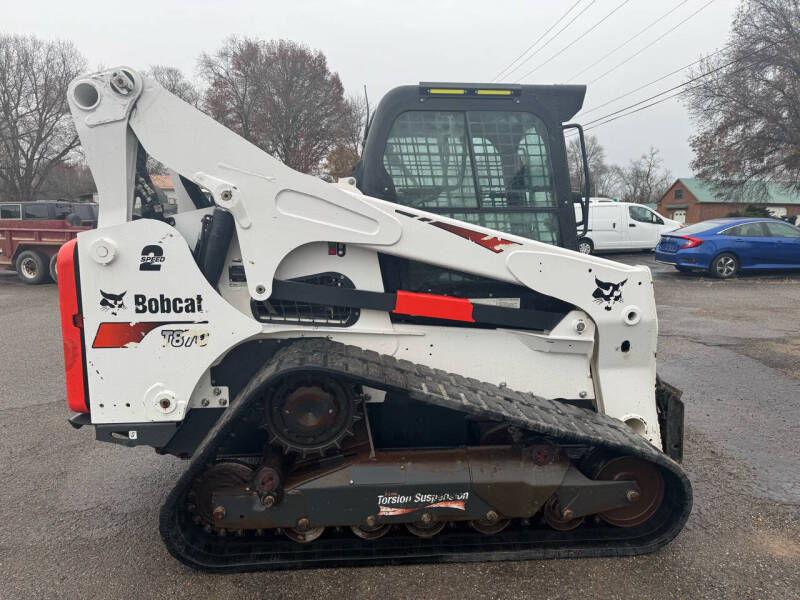 2022 Bobcat T870