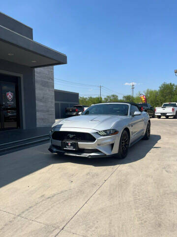 2018 Ford Mustang for sale at A & V MOTORS in Hidalgo TX