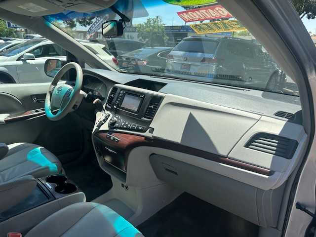 2014 Toyota Sienna