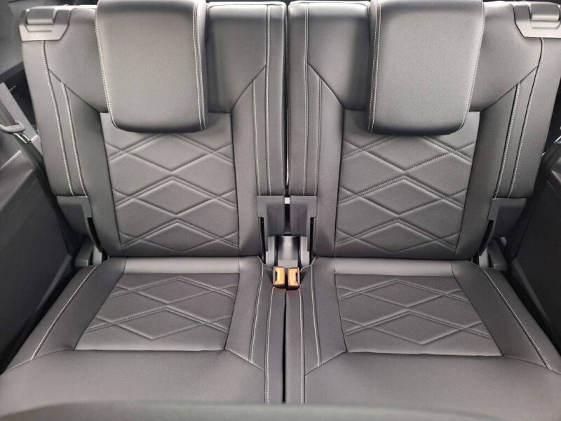 2025 Volkswagen Atlas SE