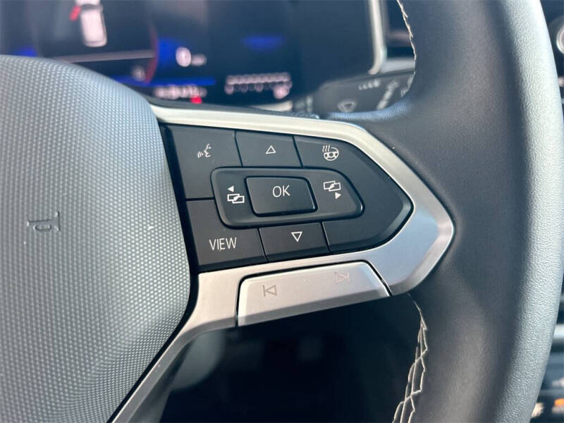 2025 Volkswagen Taos SE