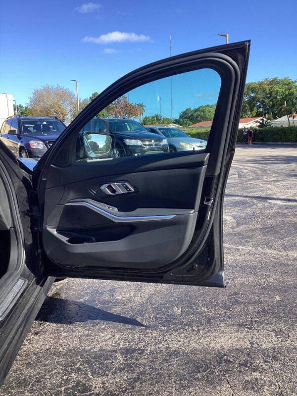 2023 BMW 3 Series 330i