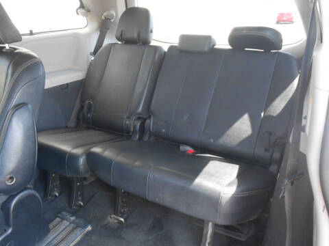 2015 Toyota Sienna SE 8-Passenger