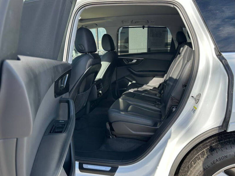 2022 Audi Q7 quattro Premium Plus 55 TFSI