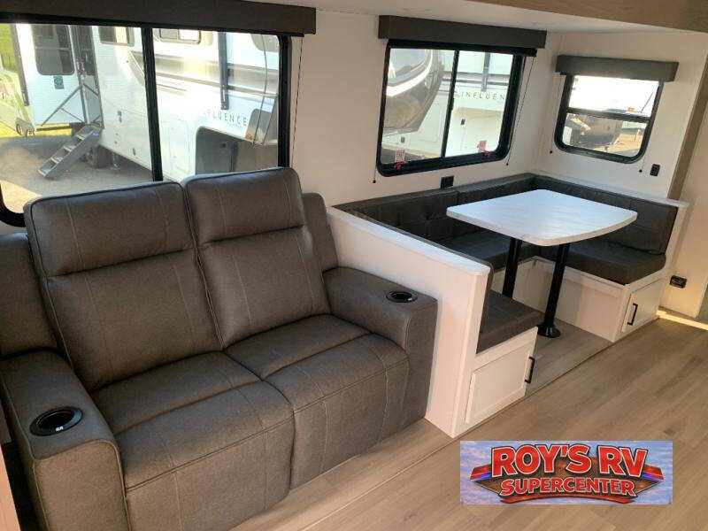 2027 Grand Design RV Momentum