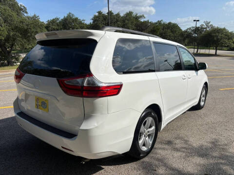 2017 Toyota Sienna