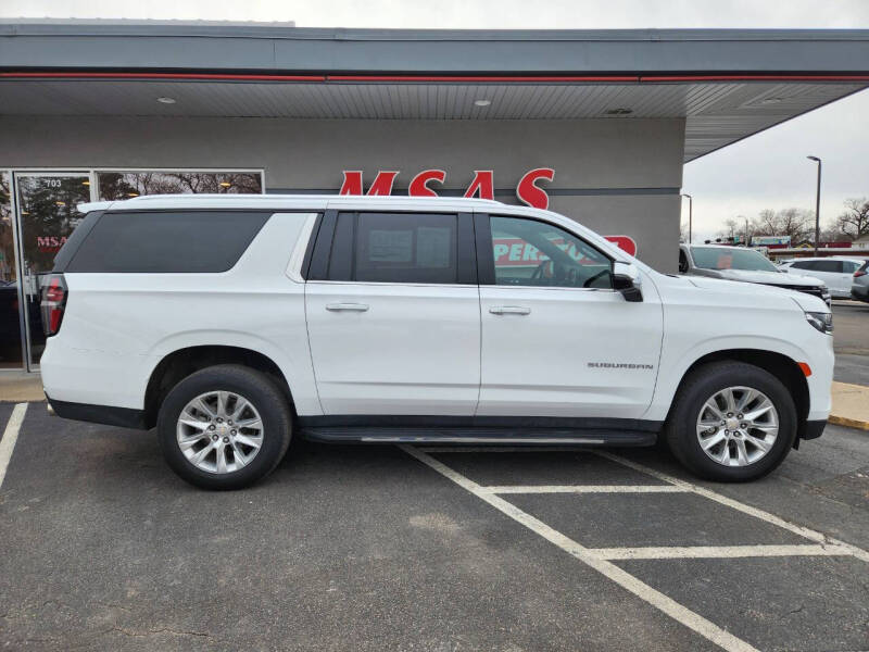 2023 Chevrolet Suburban Premier's photo