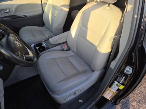 2015 Toyota Sienna XLE 8-Passenger