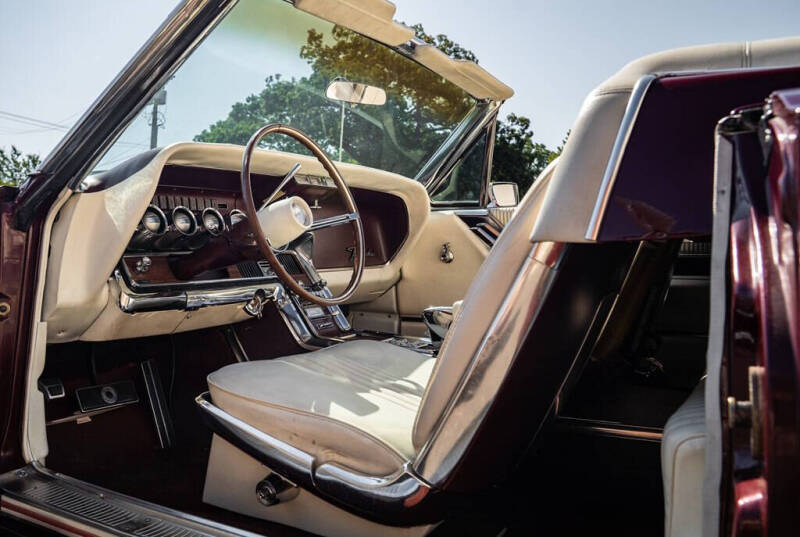 1965 Ford Thunderbird