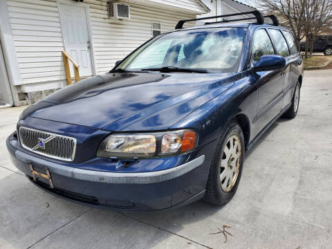 2003 Volvo V70 for sale at Woodford Car Company in Versailles KY