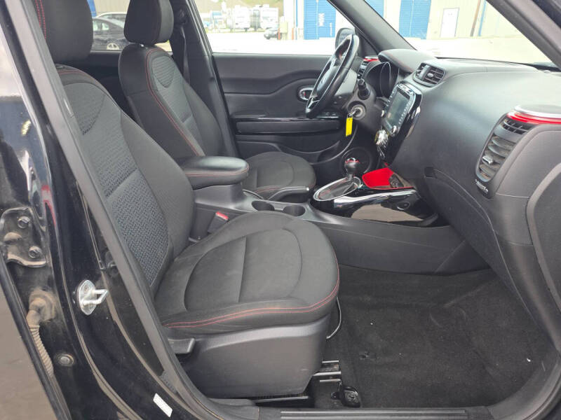 2016 Kia Soul +
