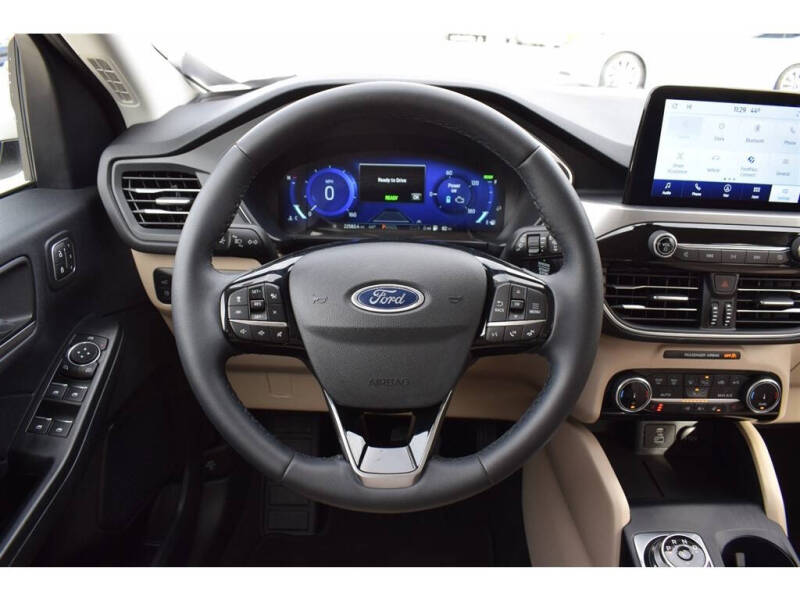 2022 Ford Escape Plug-In Hybrid Titanium