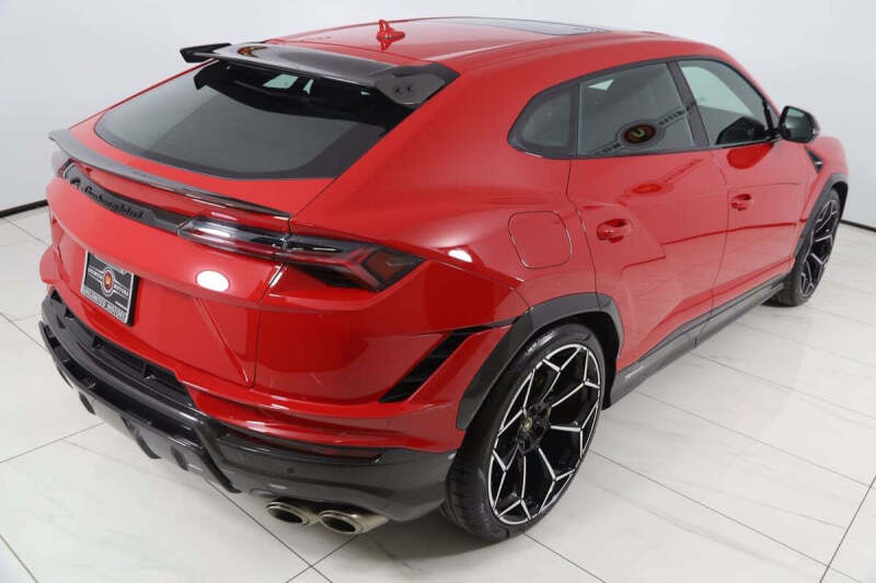 2024 Lamborghini Urus Performante