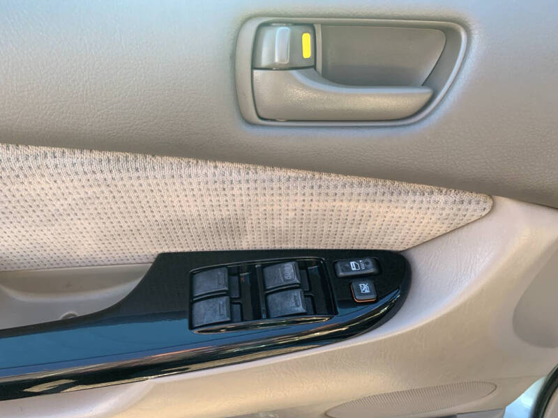 2005 Toyota Sienna LE 8 Passenger