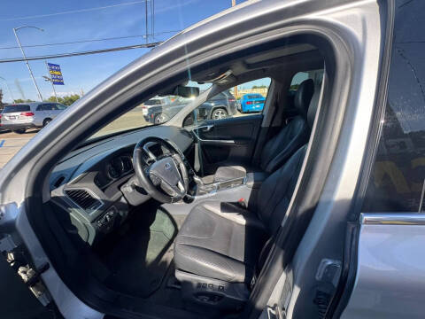 2016 Volvo XC60 T5 Drive-E Premier