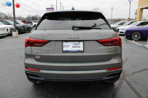 2022 Audi Q3 quattro S line Premium 45 TFSI