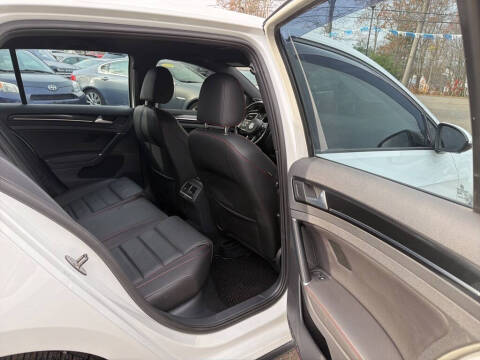 2017 Volkswagen Golf GTI SE