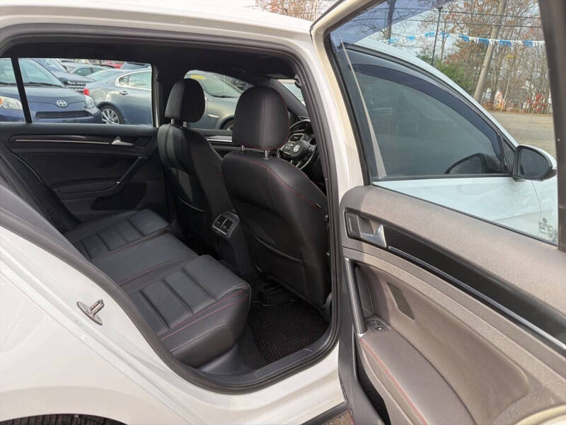 2017 Volkswagen Golf GTI SE