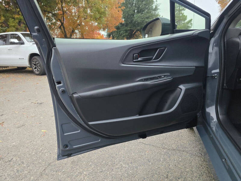 2024 Toyota Prius LE