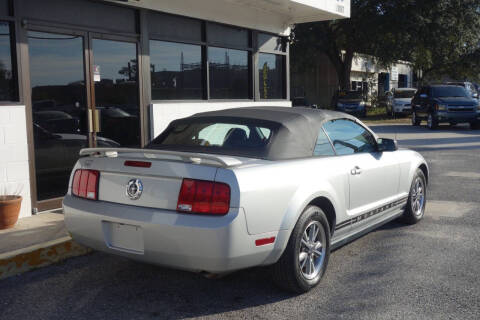 2005 Ford Mustang V6 Deluxe