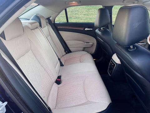 2016 Chrysler 300 C Platinum