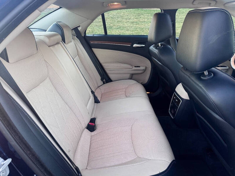 2016 Chrysler 300 C Platinum