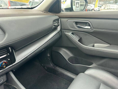 2021 Nissan Rogue SV