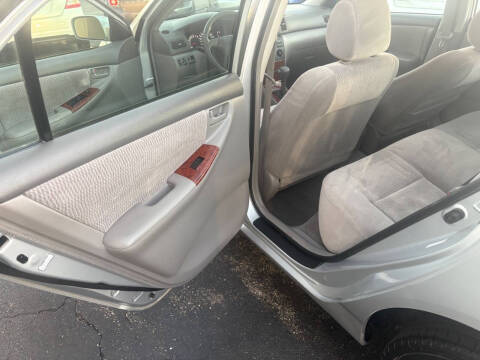 2005 Toyota Corolla LE