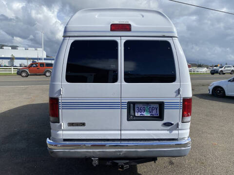 2004 Ford E-Series E-250 SD