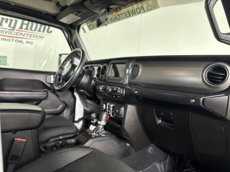 2022 Jeep Gladiator Willys