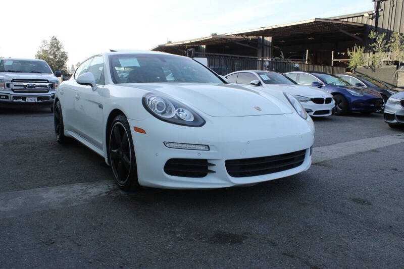 2016 Porsche Panamera Edition