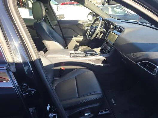 2019 Jaguar F-PACE 25t Premium