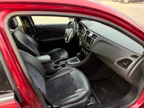 2014 Chrysler 200 Limited