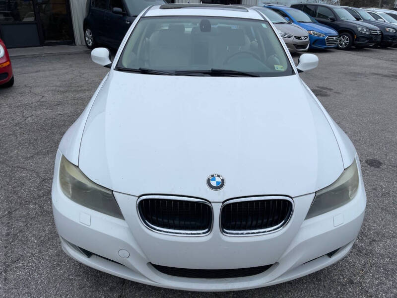 2010 BMW 3 Series 328i photo 2