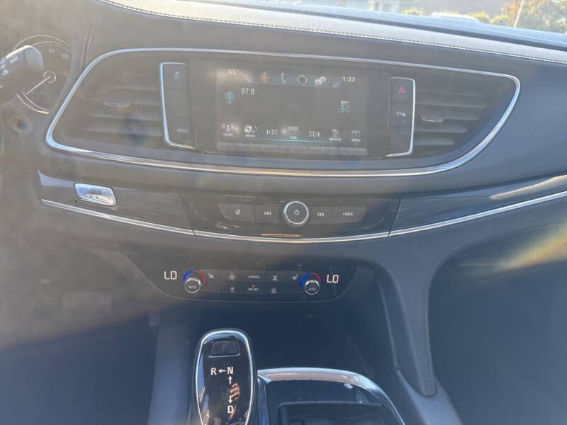 2019 Buick Enclave Essence