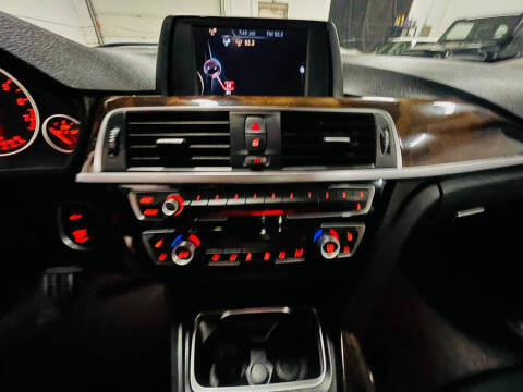 2017 BMW 3 Series 320i xDrive