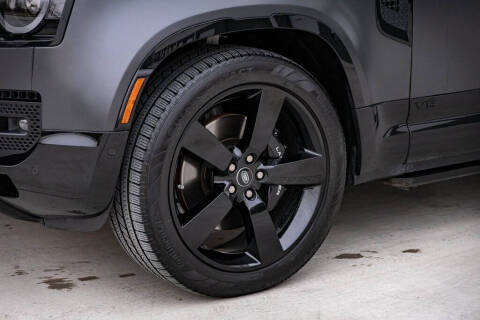 2024 Land Rover Defender 130 V8 P500