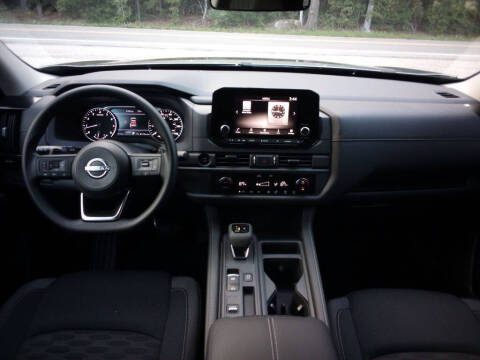 2025 Nissan Pathfinder S